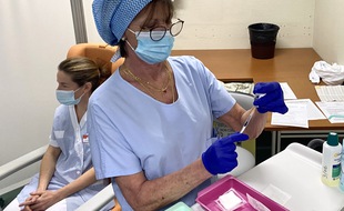 La campagne de vaccination avec l'AstraZeneca a démarré ce dimanche au CHU de Bordeaux