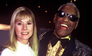 Dorothée et Ray Charles ont chanté ensemble «Hit The Road Jack» sur TF1 en 1993.