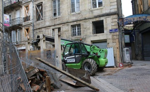 Travaux sur l'immeuble au 8, rue Vieille-Tour à Bordeaux, le 16 décembre 2015
