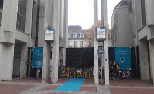 L'ancienne école des Beaux-Arts est occupée depuis samedi soir