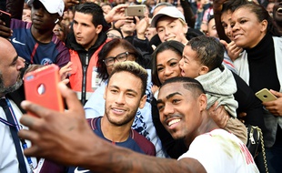 Le selfie de la discordante avec Malcom et Neymar.