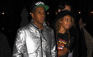 Jay-Z, Beyoncé et Blue Ivy quittent le Louvre le 7 octobre 2014.