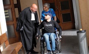 La cour d'assises spéciale de Paris a condamné à 13 ans de réclusion Dominique Pasqualaggi, jugé comme "meneur" d'une cellule du FLNC du 22 octobre aujourd'hui disparu, pour dix attentats commis entre 2004 et 2006