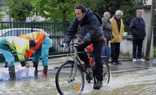 L'heure est au nettoyage lundi en Côte-d'Or après les fortes inondations du week-end, tandis que des crues touchent toujours les départements de l'Yonne et la Haute-Marne, mais aussi une partie de l'Aube.