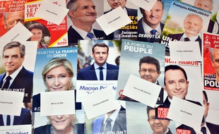 Les affiches et bulletins de vote des candidats à l'élection présidentielle 2017.