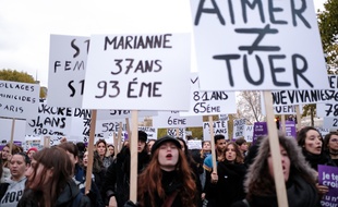 Les pancartes avec les noms des femmes tuées par leur conjoint ou leur ex en 2019, lors d'une manifestation à Paris le 23 novembre 2019.