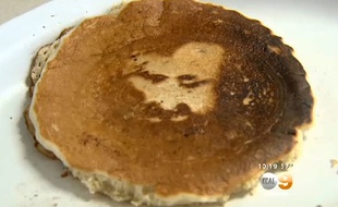 Le visage de Jesus apparaît dans un pancake