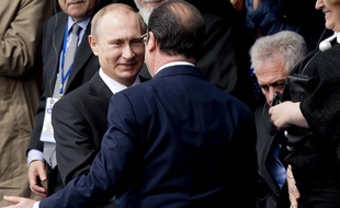 François Hollande et Vladimir Poutine au 100e anniversaire du génocide arménien, le 24 avril 2015.