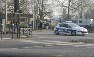 Une voiture de police dans le quartier de la Grande Borne à Grigny (Essonne). (Illustration)