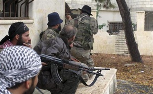 Des combattants de l'armée syrienne libre, le 25 octobre 2012, dans la ville de Harem.