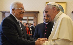 Le président palestinien Mahmoud Abbas et le pape François au Vatican, le 16 mai 2015