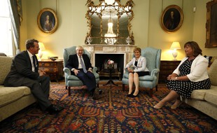 Boris Johnson, le premier ministre britannique, et Nicola Sturgeon, la première ministre écossaise, lors d'une rencontre à l'été 2019. (archives)