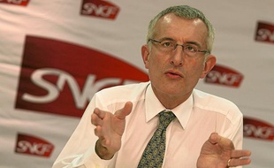 Guillaume Pépy, Président de la SNCF, donne une conférence de presse dans les locaux de la direction régionale à Lille, le 9 novembre 2010.