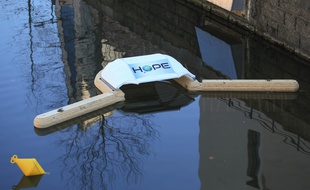 Dispositif H2ope pour capter les déchets plastiques dans les cours d'eau. Strasbourg le 14 février 2019.