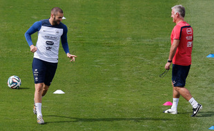 Karim Benzema et Didier Deschamps lors de la Coupe du monde 2014 au Brésil.
