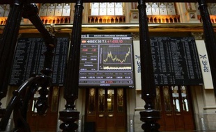 L'Espagne a emprunté mardi 3,040 milliards d'euros à 12 et 18 mois et a vu ses taux d'intérêt s'envoler alors que le pays, qui va faire l'objet d'un plan de sauvetage européen pour ses banques, est de nouveau au coeur de la tempête en zone euro.