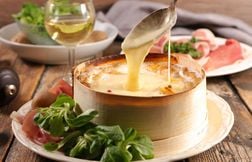 Comment cuisiner un Mont d'Or ? Suivez les conseils d’un fromager