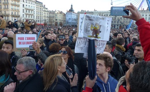 Marche républicaine à Lyon le 11 janvier 2015 pour rendre hommage aux 17 personnes tuées par 3 djihadistes