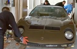 Un mur abattu pour retrouver une Lamborghini Miura SV cachée depuis 40 ans