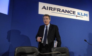 Air France-KLM, qui doit dévoiler cette semaine un plan d'austérité pour la compagnie française, a confirmé l'achat de 25 Boeing long-courriers 787, a-t-on appris mardi auprès d'un porte-parole du groupe franco-néerlandais.