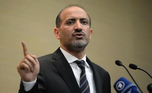 Le chef de l'opposition syrienne a rencontré mardi le ministre russe des Affaires étrangères pour persuader Moscou de faire pression sur le régime de Damas, son allié, afin qu'il accepte la mise en place d'un gouvernement de transition