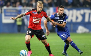 Kamil Grosicki, ici lors d'un match contre Bastia la saison dernière, a encore justifié son statut de super-sub, avec un but et une passe décisive en sortie de banc.