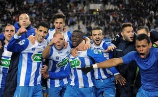 Les Grenoblois ont signé la plus grosse sensation des 32es de finale de Coupe de France en éliminant l'OM de Marcelo Bielsa dimanche. AFP PHOTO / JEAN-PIERRE CLATOT