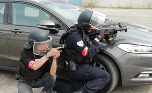 Des policiers de Haute-Savoie s'entraînent lors d'un exercice de tuerie de masse, afin d'acquérir des automatismes en cas d'attaque terroriste. (illustration)