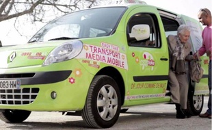 En service à Avignon et Nîmes, Easy Take propose des tarifs au kilomètre parcouru.