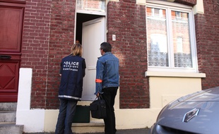 Des policiers de la brigade technique et scientifique à Lille. (Archives)