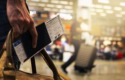 Ils abandonnent leur fils à l’aéroport et prennent l’avion sans lui