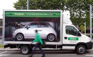 Le numéro un européen de la location de voitures Europcar lance la première étape de son entrée en Bourse et espère lever 475 millions d'euros à l'occasion de cette opération