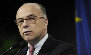 Le ministre de l'Intérieur Bernard Cazeneuve le 7 février 2015 lors d'une visite à Lunel