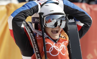 Marie Martinod dans l'aire d'arrivée.