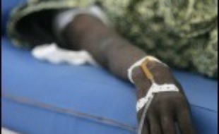 Un quart de siècle après son apparition, le sida (syndrome immuno-déficitaire acquis) continue de progresser, avec 11.000 nouvelles contaminations par jour et près de 3 millions de morts par an et l'appel à tenir les promesses pour enfin stopper la pandémie est au coeur de la Journée mondiale organisée par l'ONU vendredi.