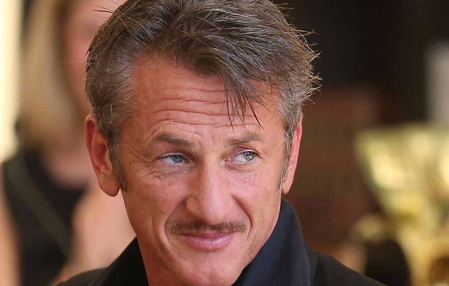 Oubliée, Charlize Theron... Sean Penn sort avec la fille de Vincent d