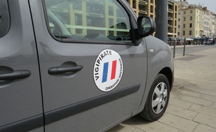 Illustration: Un véhicule de l'opération Sentinelle.