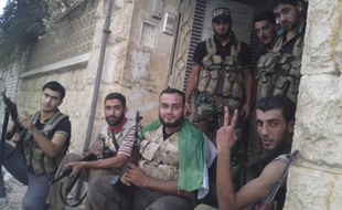 Des membres de l'Armée syrienne libre, le 2 septembre 2012, à Alep (Syrie).