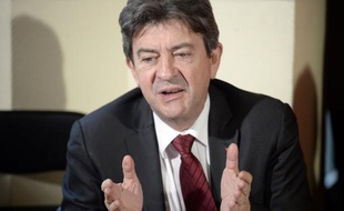 Jean-Luc Mélenchon, co-président du Parti de Gauche, a estimé mercredi que Jérôme Cahuzac pouvait rester ministre et qu'il qu'il ne fallait pas le juger sur son "air arrogant" et son "insolence".
