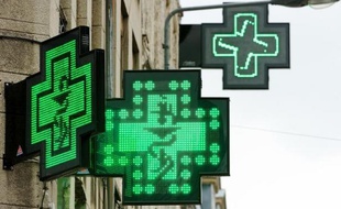 Des enseignes de pharmacies