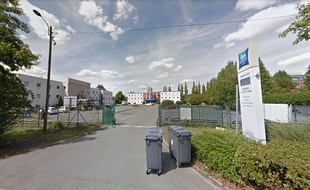Un forcené est retranché dans cet hôtel ibis à lesquin, près de Lille.