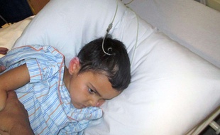 Hospitalisé pour une tumeur au cerveau dans un établissement de Southampton (sud de l'Angleterre), Ashya King avait été emmené jeudi par ses parents, Témoins de Jéhovah, à Cherbourg, en France, alors qu'il est en danger de mort s'il ne reçoit pas son traitement…