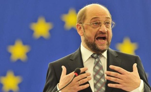Le Parlement européen a élu mardi à sa tête le social-démocrate allemand Martin Schulz, espérant que ce pourfendeur du "directoire franco-allemand" saura tenir tête aux tentatives des gouvernements de gérer la crise "à huis clos", sans les institutions de l'Union.