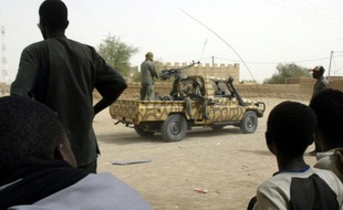 Les affrontements de Ménaka ont fait mardi fait "plusieurs morts et blessés" du côté des rebelles, selon le gouvernement malien, "un mort" au sein de l'armée malienne qui a fait intervenir des hélicoptères de combat pour bombarder les positions des Touareg.