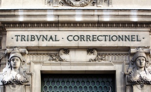 Illustration de la façade du tribunal correctionnel de Paris.