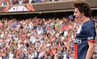 Adrien Rabiot fête son but contre Guingamp le samedi 31 août 2013.
