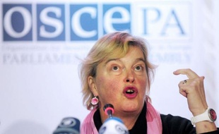 Le parti au pouvoir arrive en tête des législatives de dimanche en Ukraine, suivi par l'alliance d'opposition proche de l'ex-Première ministre emprisonnée Ioulia Timochenko, mais l'OSCE a vivement critiqué le scrutin lundi et dénoncé un recul de la démocratie dans le pays.