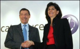 L'équipementier Alcatel-Lucent pourrait annoncer prochainement quelque 15 à 20.000 suppressions d'emplois, un chiffre supérieur aux 9.000 départs évoqués jusqu'alors par le groupe, selon une information publiée mardi sur le site de l'Expansion qui cite des sources industrielles.