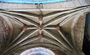 La voûte d'une chapelle de la cathédrale d'Eauze.