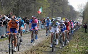 Le passage de Paris-Roubaix le 8 avril prochain dans la trouée d'Arenberg, haut-lieu de la "reine des classiques" cyclistes, est menacé, a-t-on appris vendredi auprès de l'organisation de la course (ASO).